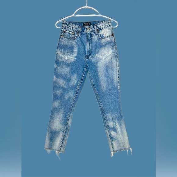 Abercrombie & Fitch High Rise Mom Ankle Jean, Acid Wash with Frayed Hem, 0R (25) - Picture 7 of 14